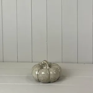 Beige mottled ceramic squat pumpkin decoration (8cm)