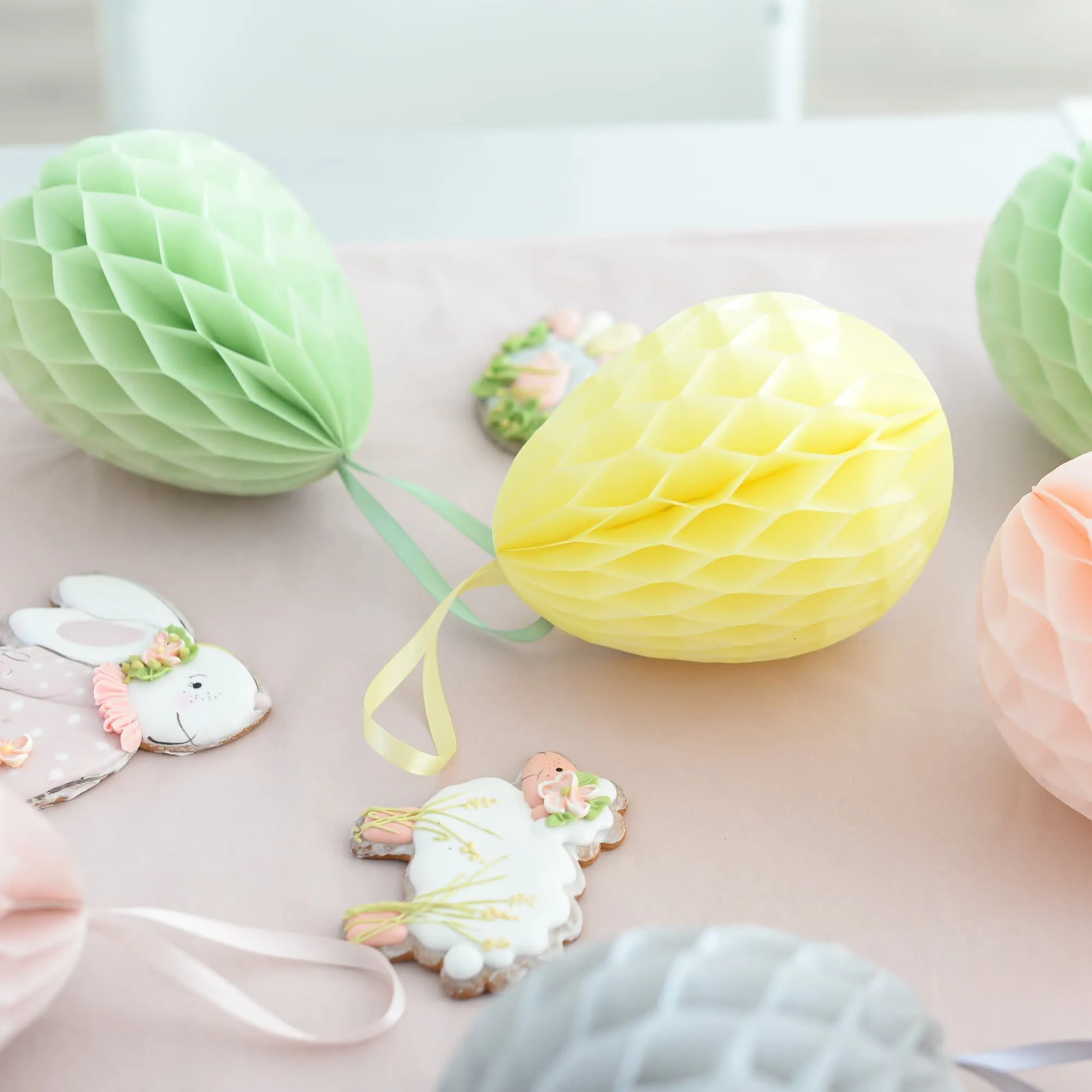 Easter Decoration - Honeycomb paper egg - 15cm