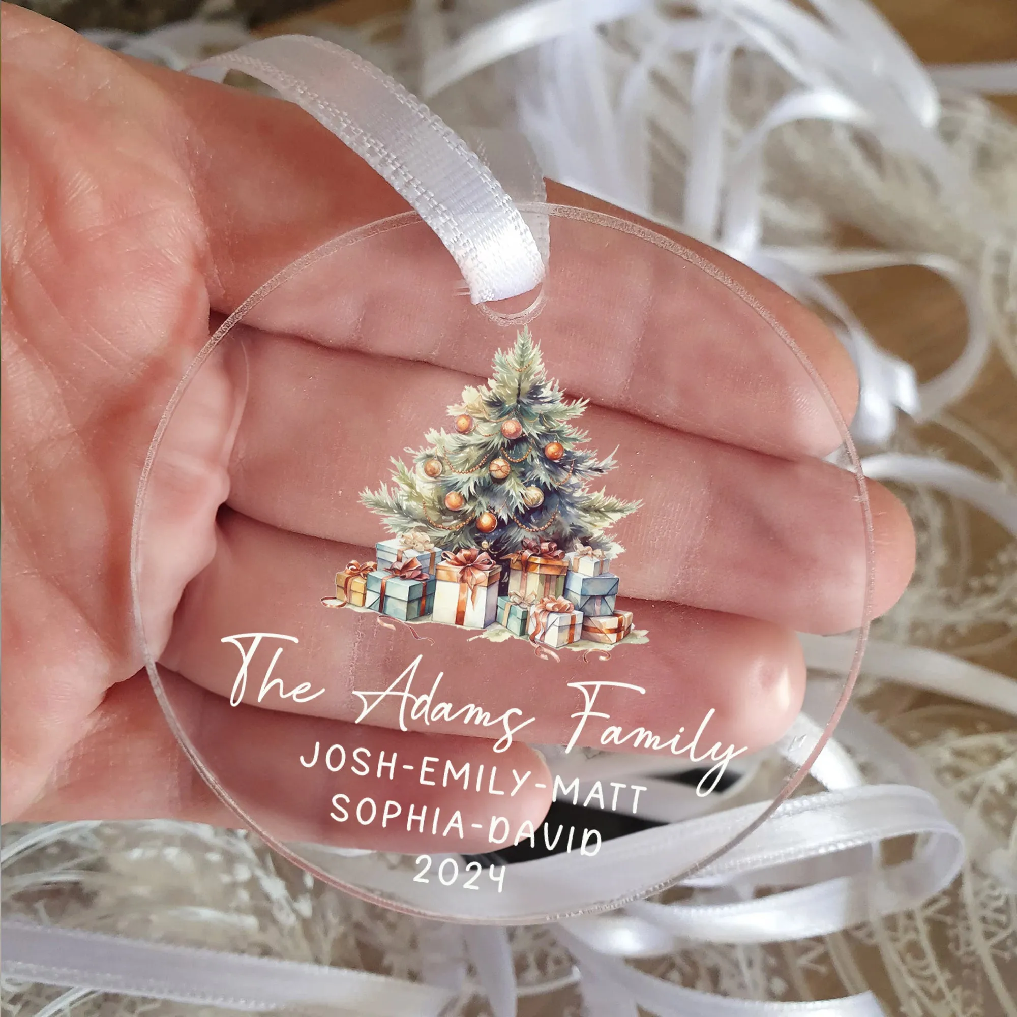 Personalized Family Christmas Ornament 2024 – Custom Family & Pet Ornament AV03-11