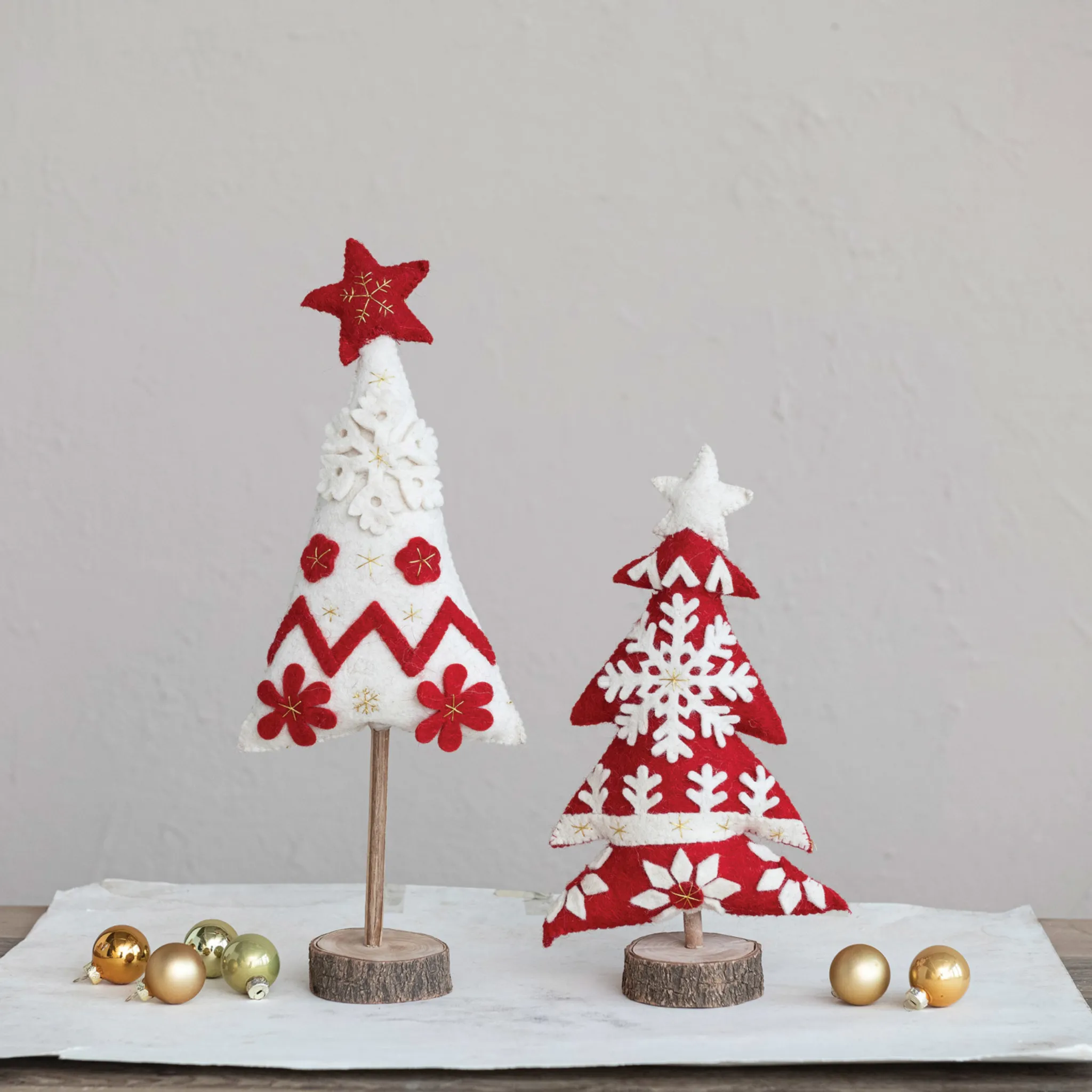 Red Embroidery Felt Christmas Tree