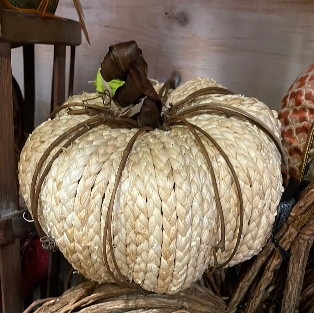 Woven Corn Husk Pumpkin, Small